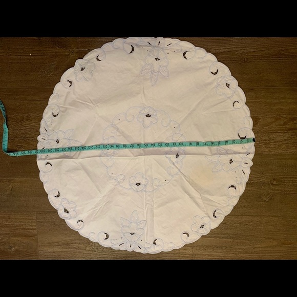 Table Cloths - Picture 6 of 6